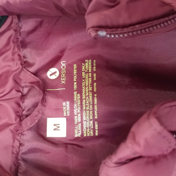 Xersion vest new with tags Bold Burgundy size M - Picture 4 of 5